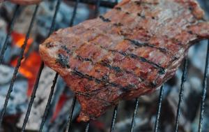 grilled-steak-1343744-m